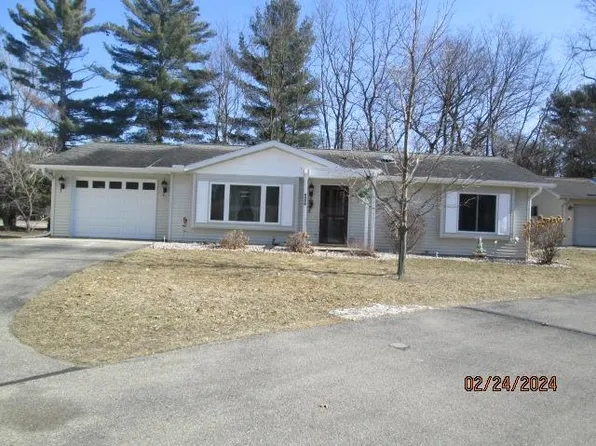 402 Quincy St #B, Friendship, WI 53934