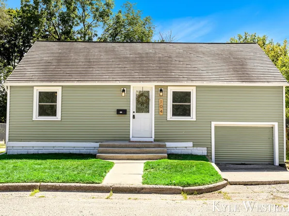 104 Sunnyside Ct, Greenville, MI 48838