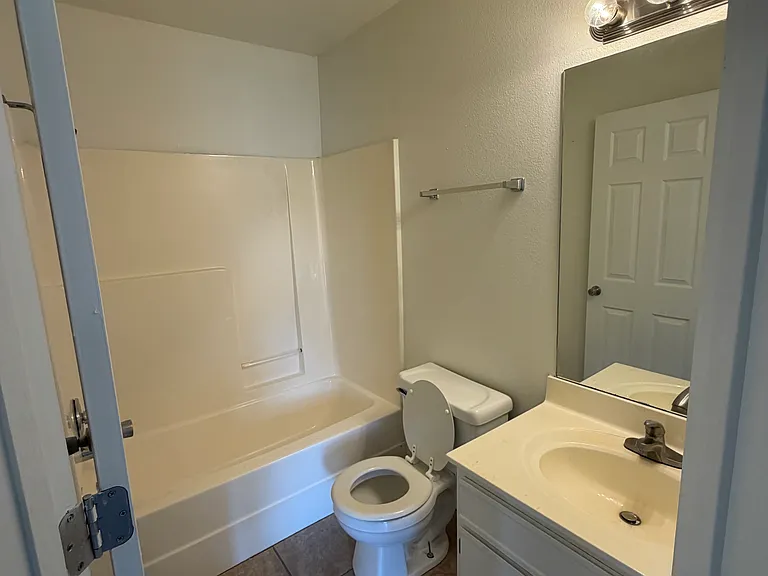 964 S Erika Ave #1 — Photo 10