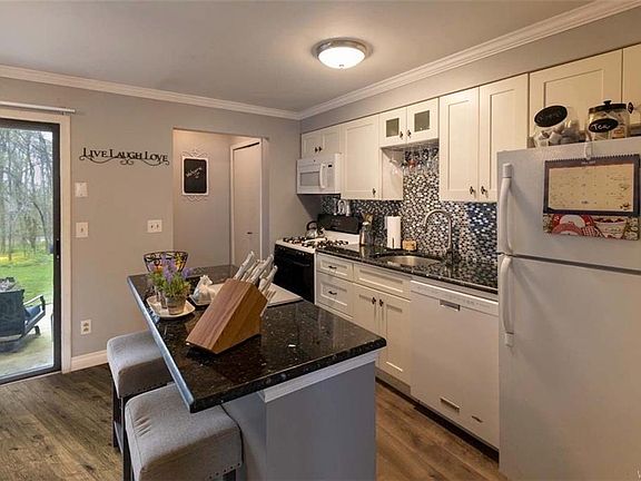 2nd image of 1006 Forest Edge Dr