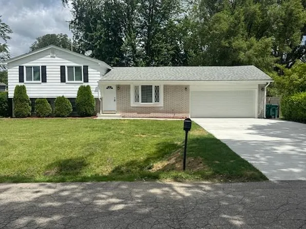 35872 Vinewood St, Romulus, MI 48174