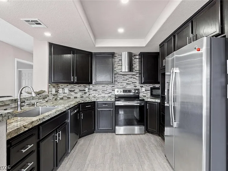 3402 Classic Bay Ln — Photo 11