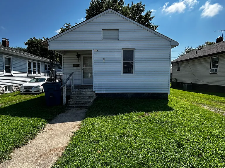 224 Lincoln Ave — Photo 1