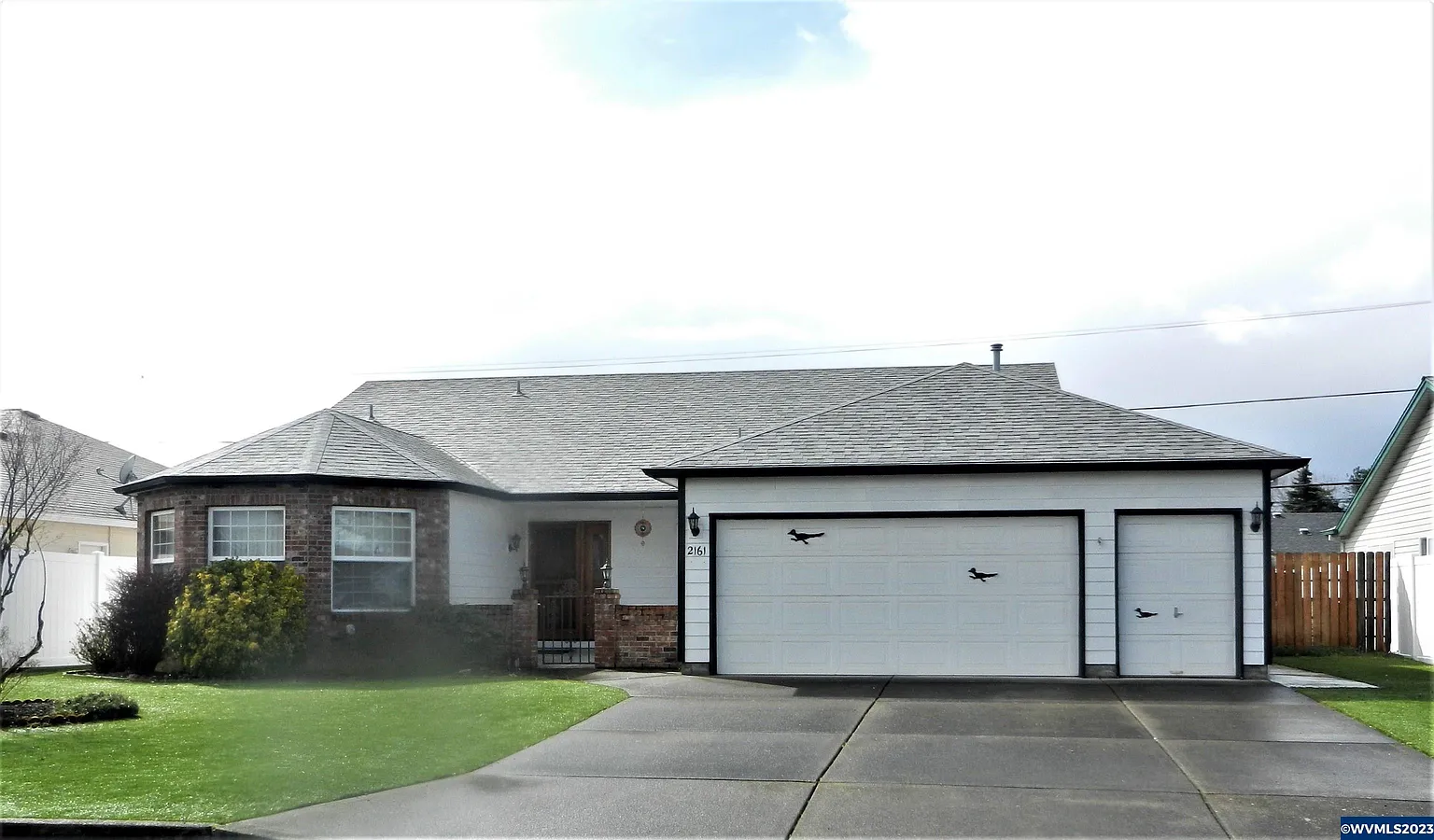 2161 Heather Way photo 1