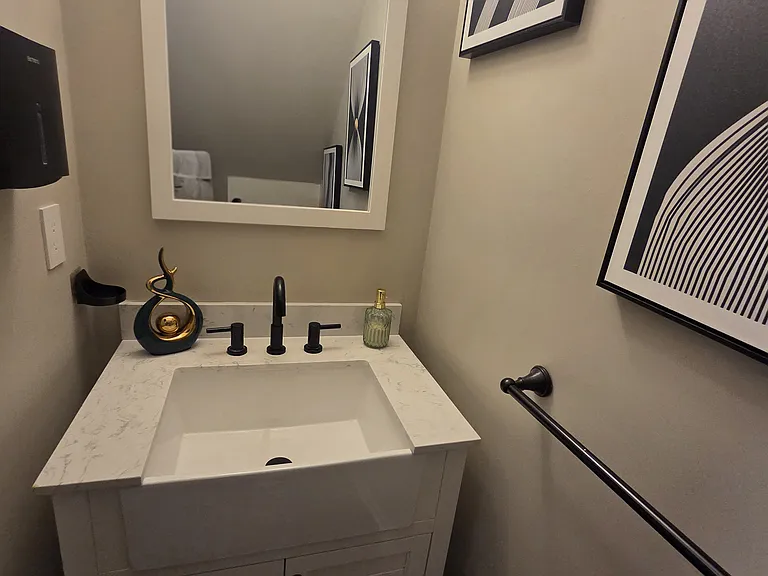 403 Judges Ct — Photo 12