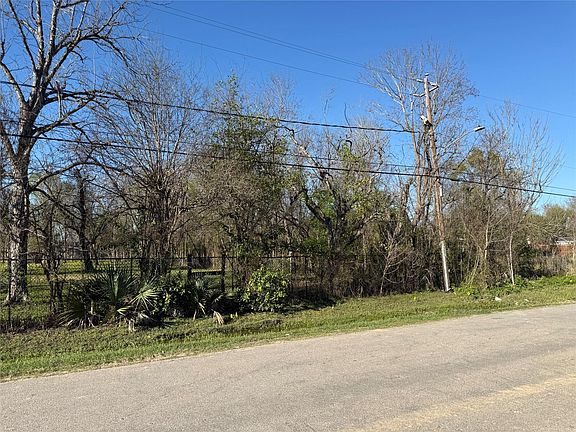 4th image of 2527 Lone Oak Rd