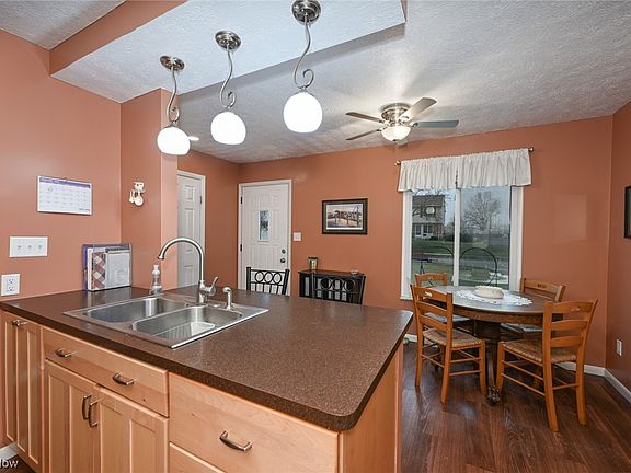 4th image of 2296 Echo Valley Dr
