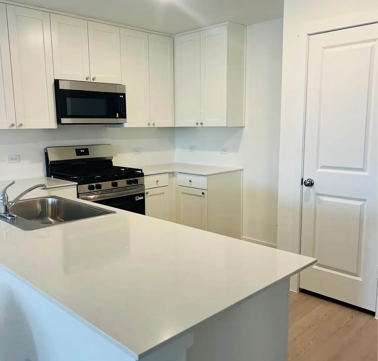 4 bed, 1600 sqft, $1,950 — Photo 2