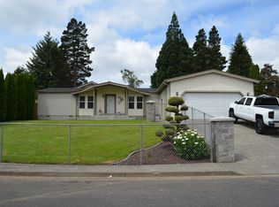 60 Veys Dr, Kelso, WA 98626