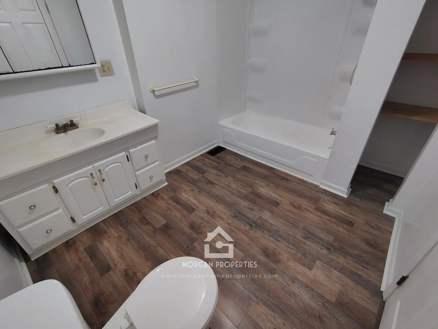 410 Andover Rd - - — Photo 4