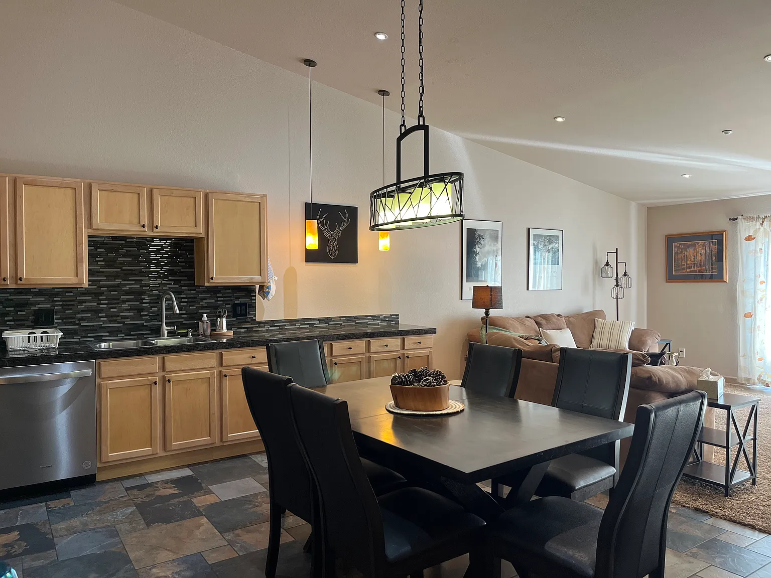 2 bed, 1100 sqft, $3,450 — Photo 4