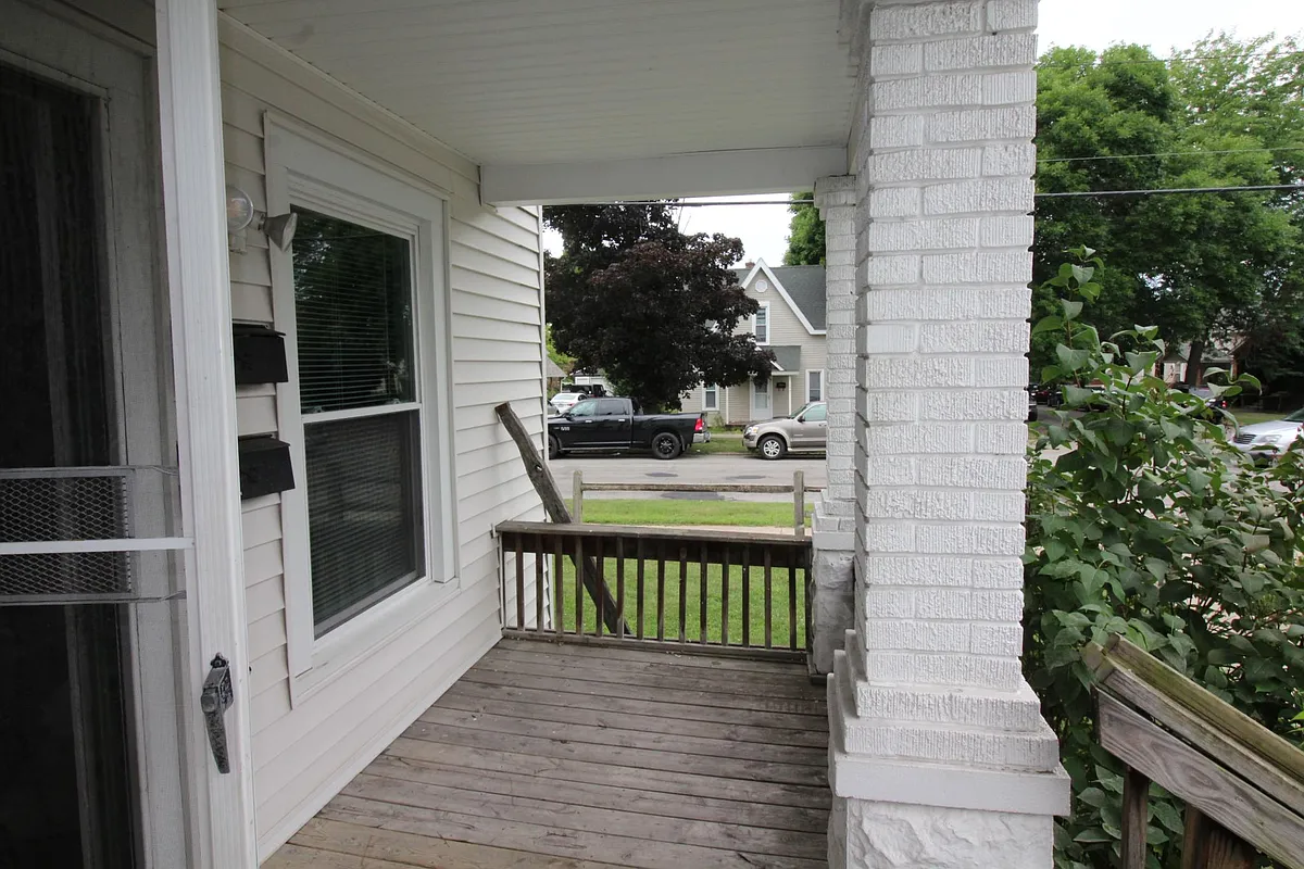 Building Photo - 960 Dayton St SW #1