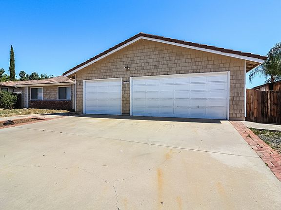 2nd image of 15042 Zieglinde Dr