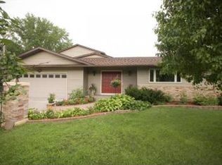 1030 Lilac Dr N, Golden Valley, MN 55422