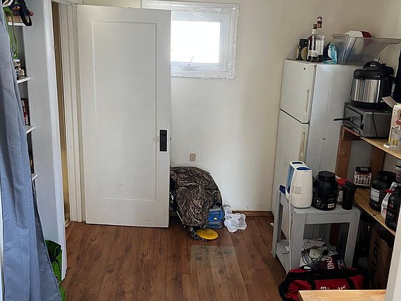 walk area right off kitchen