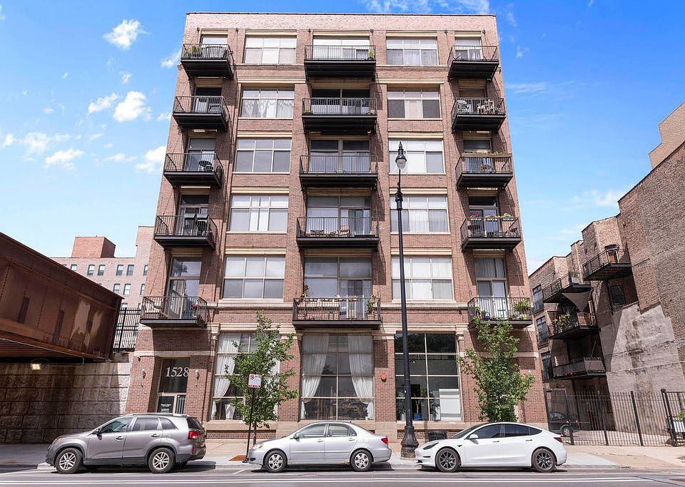 1st image of 1528 S Wabash Ave APT 302