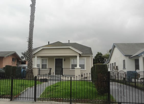1st image of 1238 W 70th St