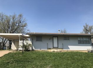 7029 SW Lario Ln, Topeka, KS 66619