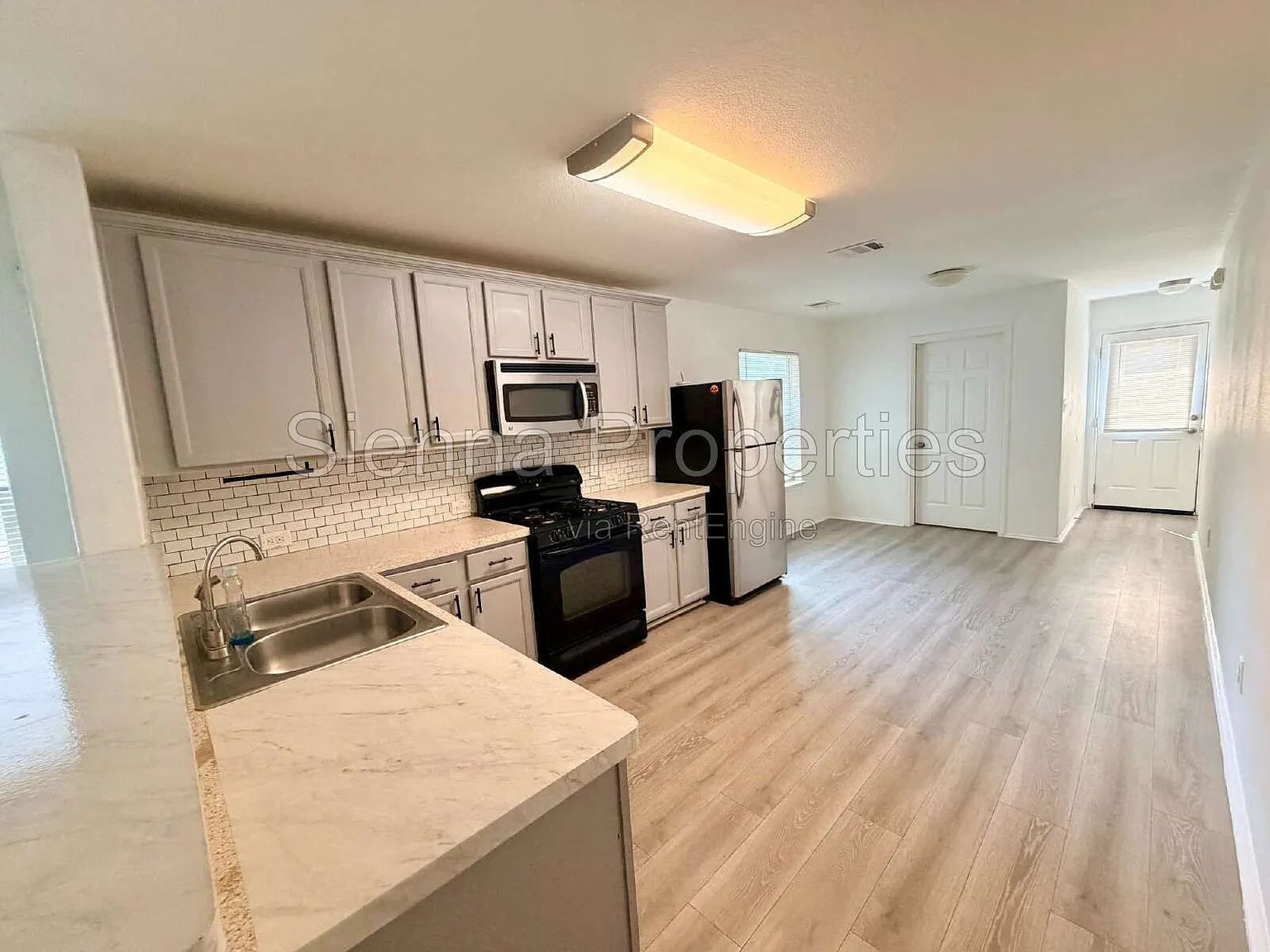 3 bed, 2.0 bath, 1197 sqft, $1,700 — Photo 4