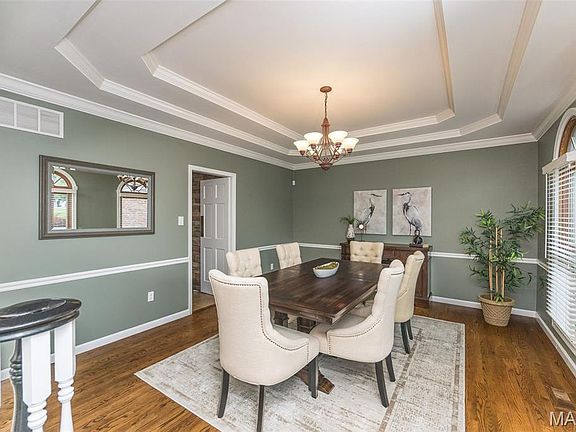 4th image of 1101 Courtwood Cir
