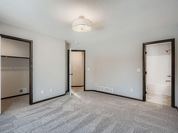 3rd image of 510 Lois Ln