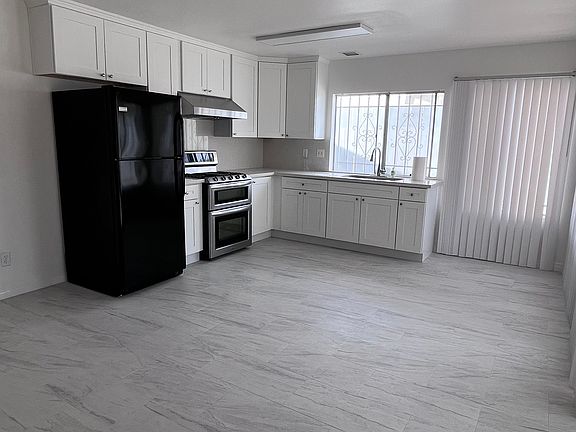 3rd image of 9963 Parkdale Ave