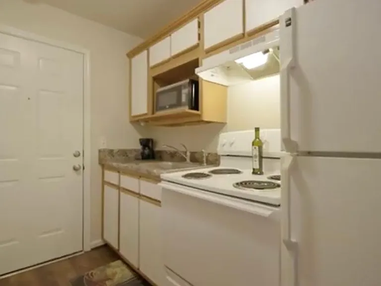 1302 Byrne Ave #4 — Photo 5