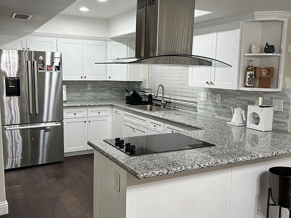 3rd image of 3501 Bernard St