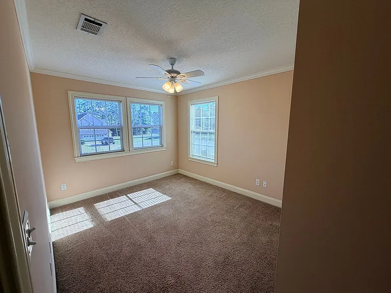 4901 Liberty Cir — Photo 23