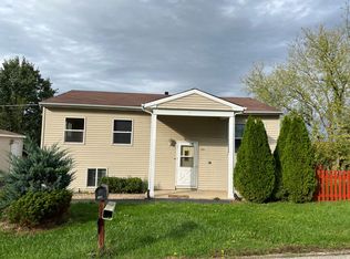 120 Geneva Ter, Round Lake Beach, IL 60073