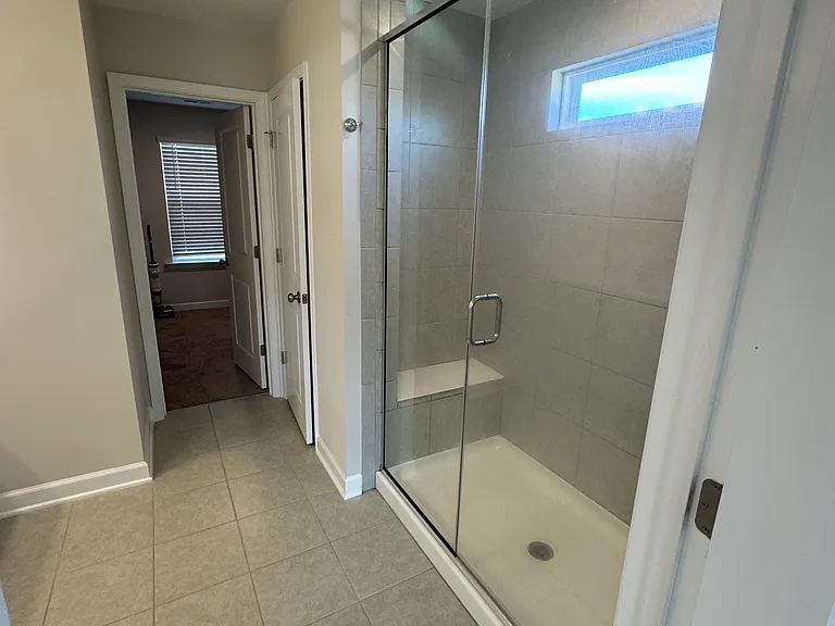 375 Beverly Pl — Photo 6