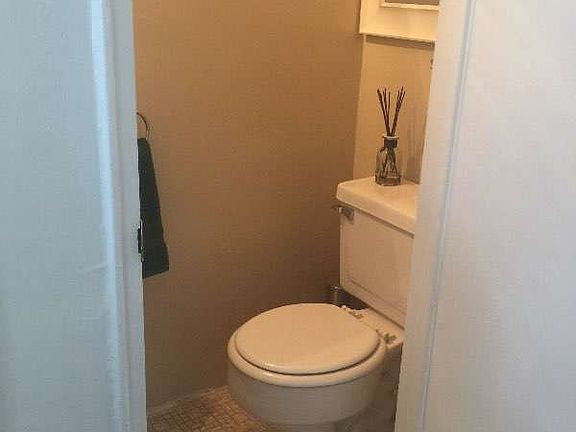 1st floor half bathroom 