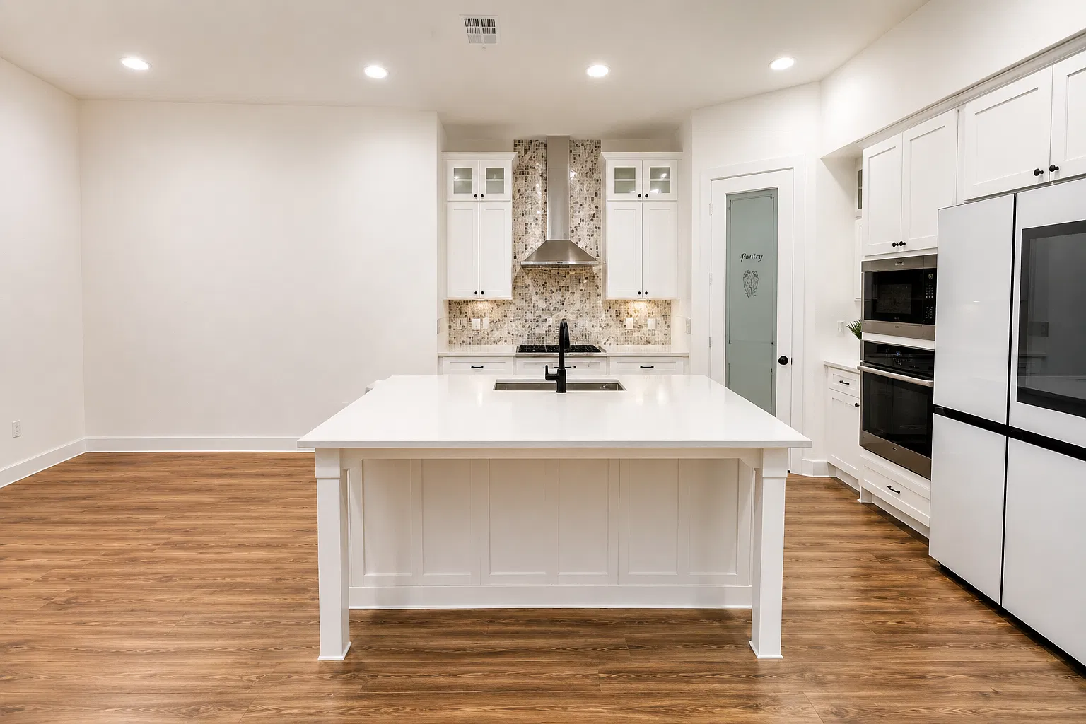 4 bed, 2973 sqft, $3,300 — Photo 4