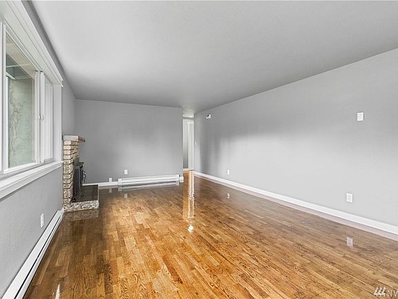 5th image of 225 171st St S