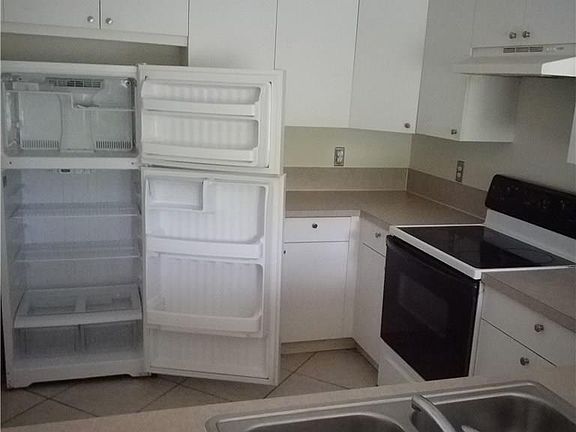 5th image of 9551 NW 28th St