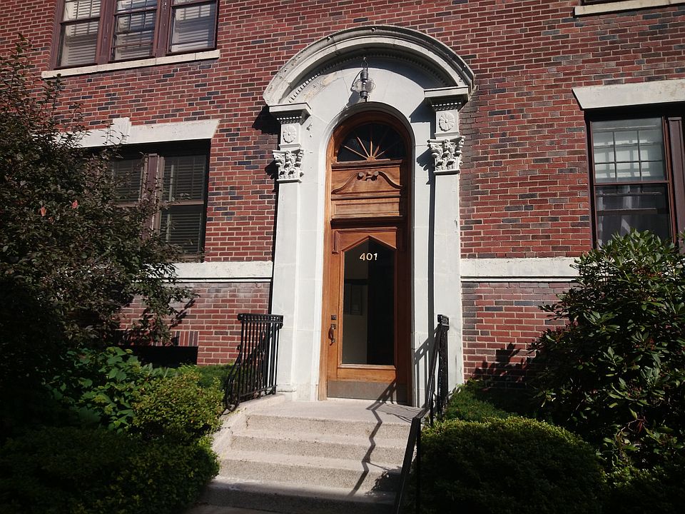 2nd image of 401 Washington St APT 3