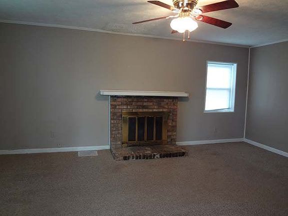 3rd image of 2812 Allen St