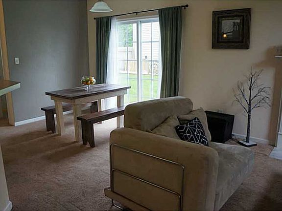 4th image of 1221 Topgallant Ct