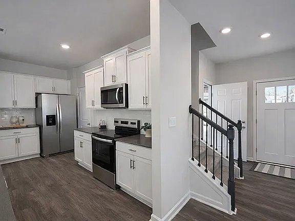 5th image of 1302 37th Avenue Ln NE