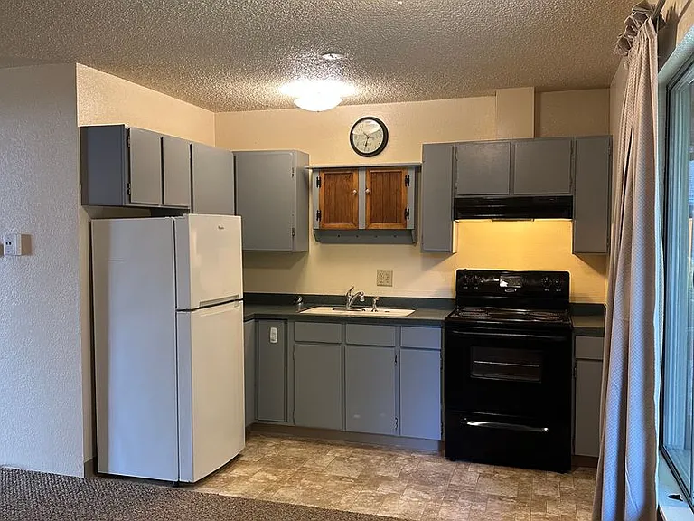 414 Watson St — Photo 4