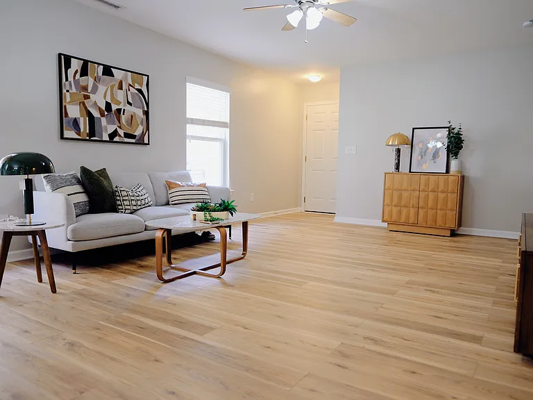 3021 Remington Oaks Cir — Photo 2