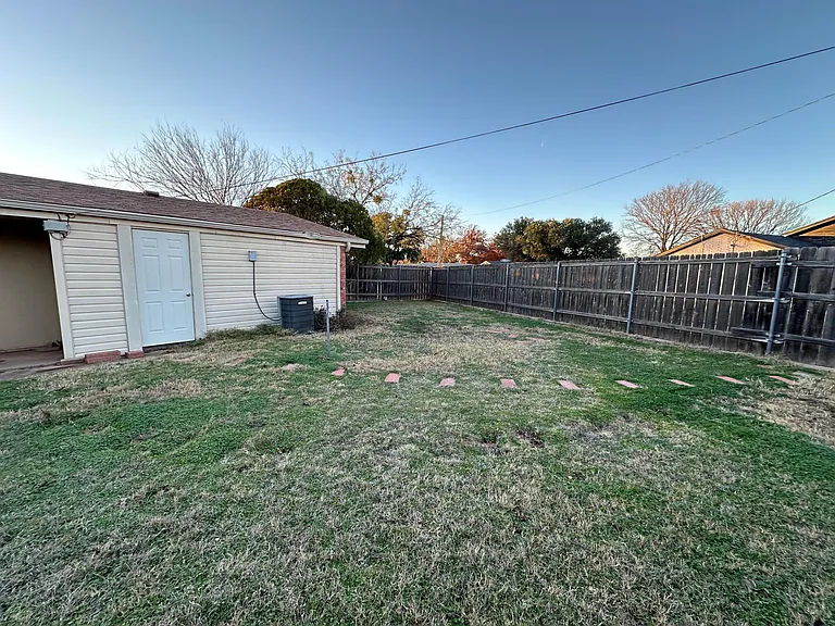 4715 Lake Park Dr — Photo 12