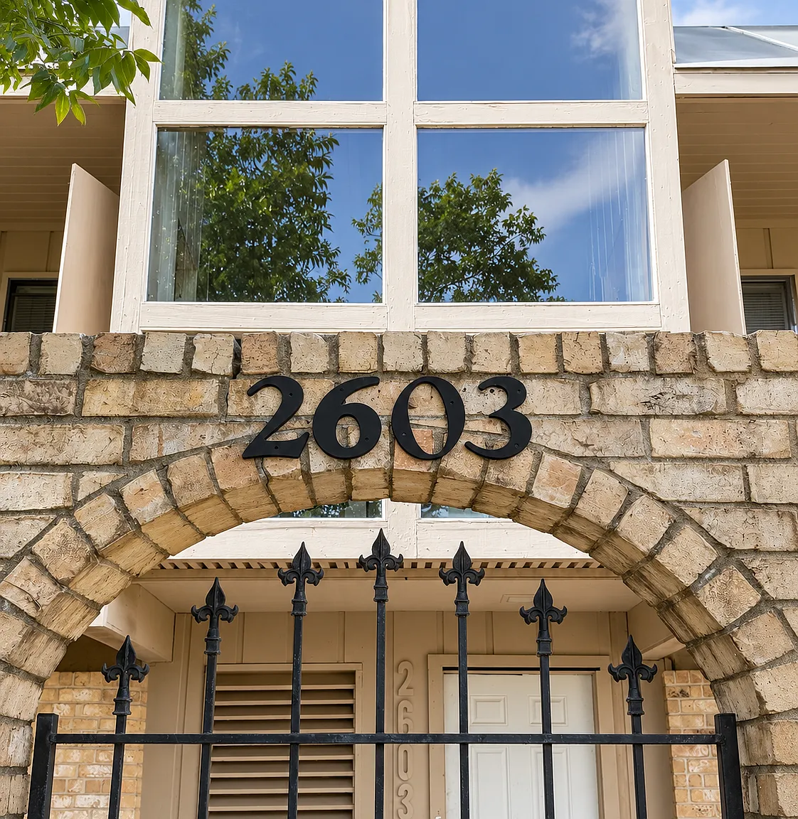 3 bed, 1880 sqft, $2,395 — Photo 4