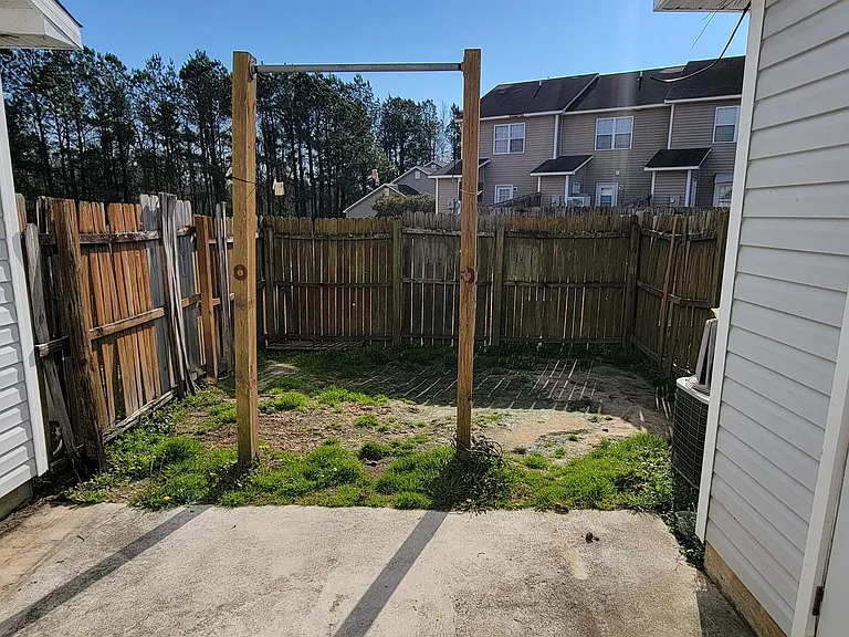106 Pinegrove Ct — Photo 7