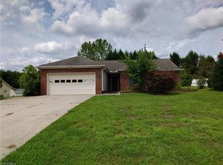 9544 Oakbrook Rdg, Rural Hall, NC 27045