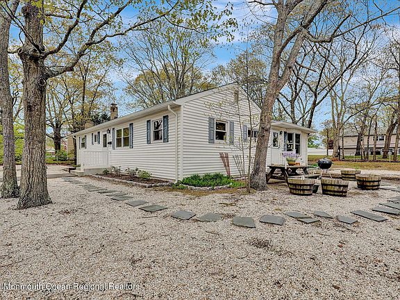 2nd image of 106 Coral Dr