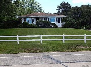 3 Windmill Ln, Hampton Bays, NY 11946