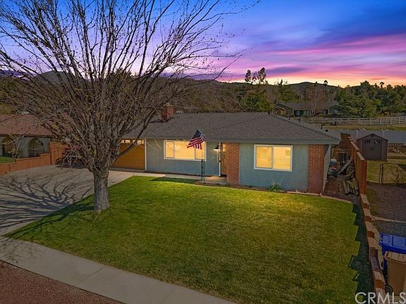 3rd image of 12749 Lantana Ave