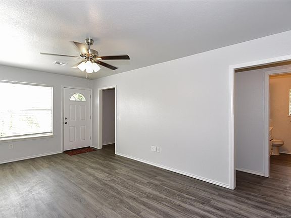 5th image of 604 N Brown St