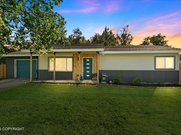 710 W Edinborough Dr, Palmer, AK 99645
